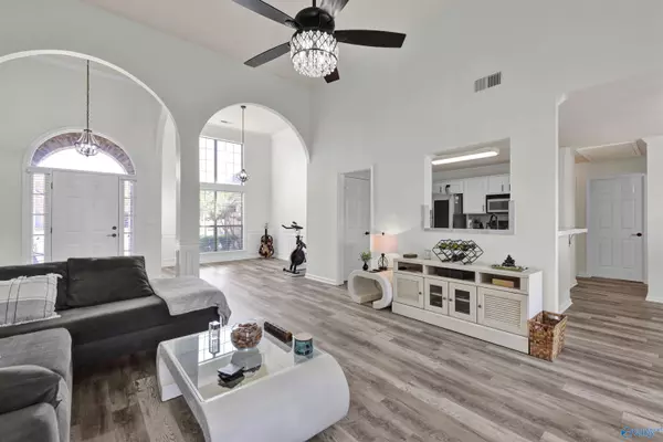 Maylene, AL 35114,208 Queens Gate