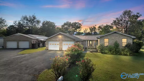 136 Petty Lane, Brownsboro, AL 35741