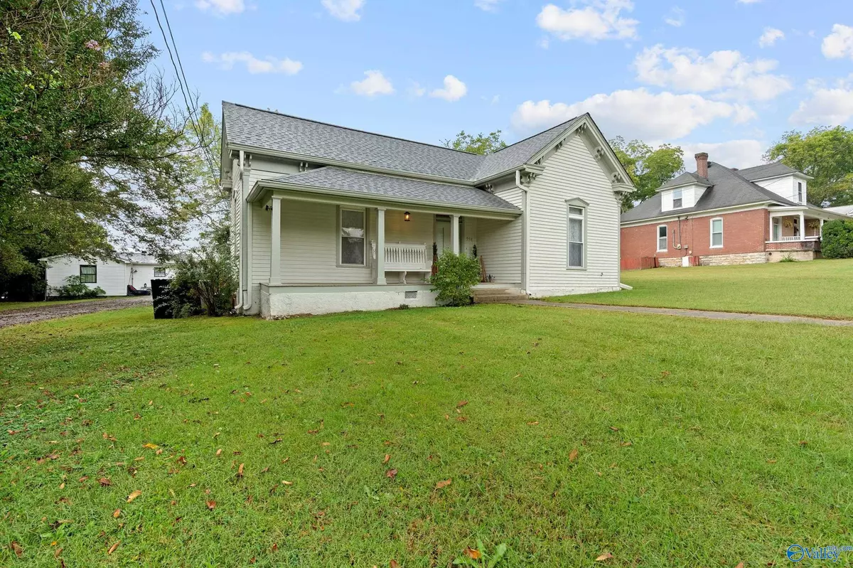 Fayetteville, TN 37334,214 Washington Street W