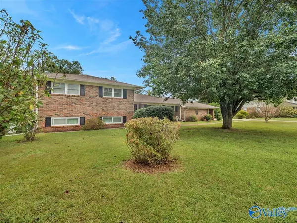 216 Canadian Drive, Scottsboro, AL 35769