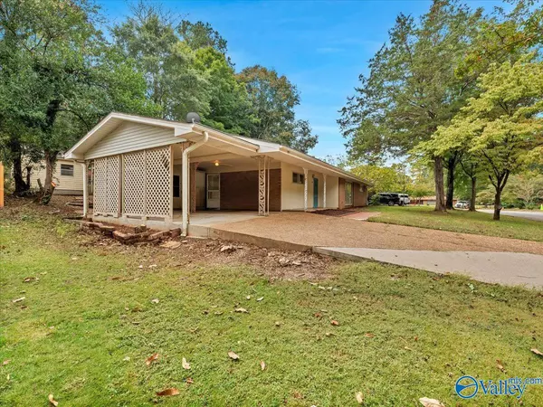 Florence, AL 35630,111 E Park Circle