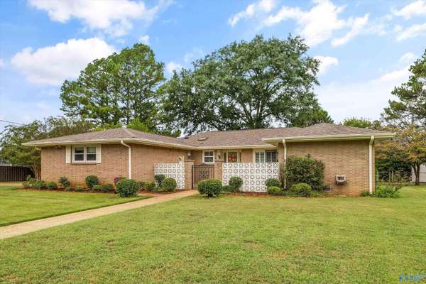 1907 Lynnbrook Drive, Huntsville, AL 35803