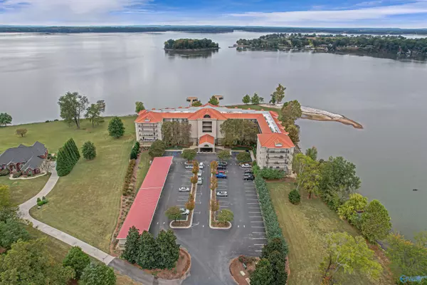 Athens, AL 35613,12100 Two Rivers Drive #D-4