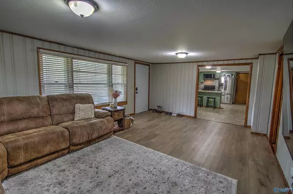 Henagar, AL 35978,7863 Burton Drive