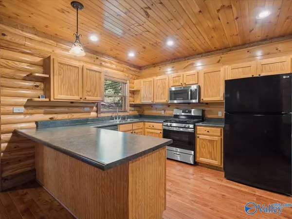 Scottsboro, AL 35769,1852 Lookout Mountain Drive