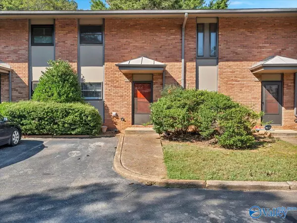 2208 Colony Drive SW #2208, Huntsville, AL 35802
