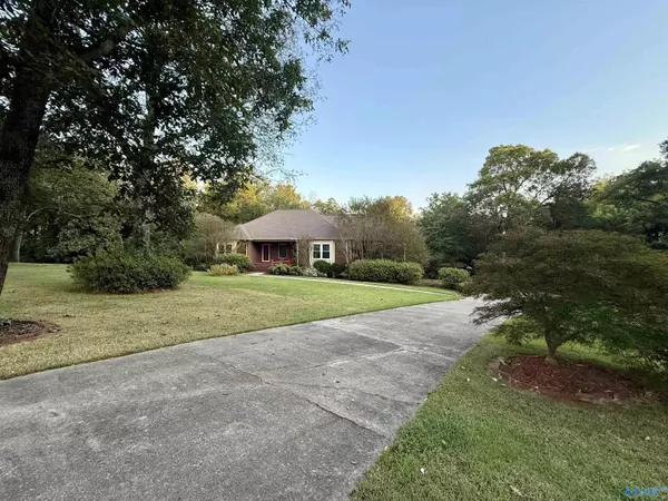 Huntsville, AL 35810,10300 Wayside Drive NE