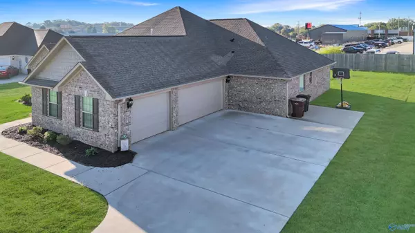 Athens, AL 35613,14393 Willow Bend Drive