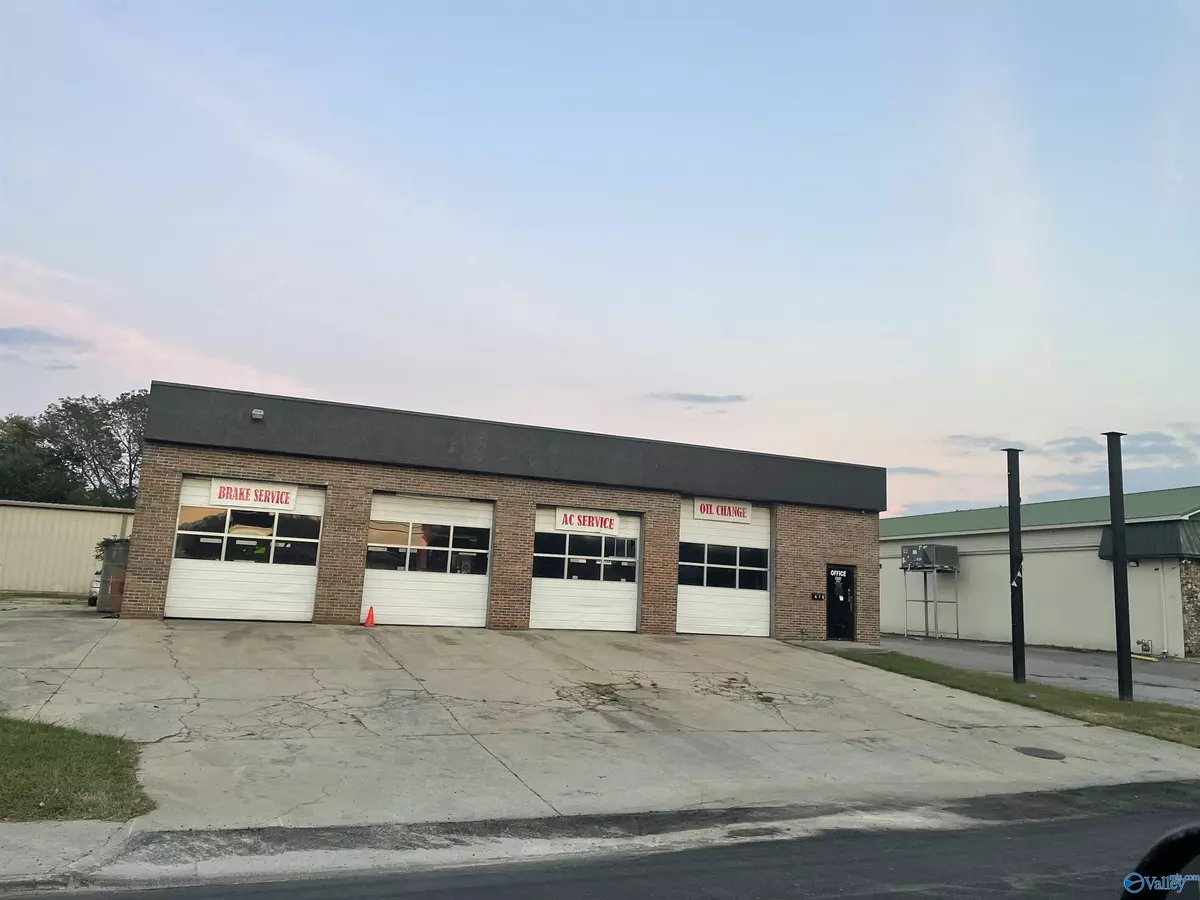 Gadsden, AL 35903,470 George Wallace Drive