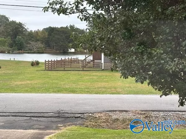 Guntersville, AL 35976,195 Willow Lake Circle