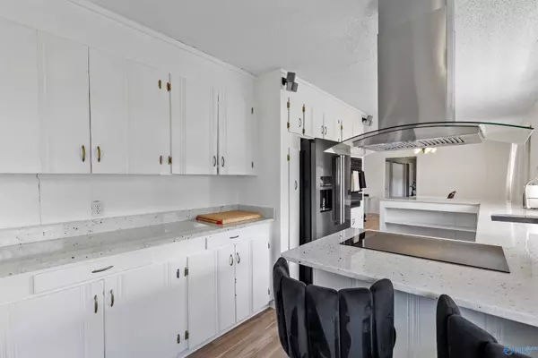 Huntsville, AL 35802,8009 Whitesburg Drive