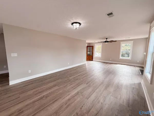 Hokes Bluff, AL 35903,5102 Main Street