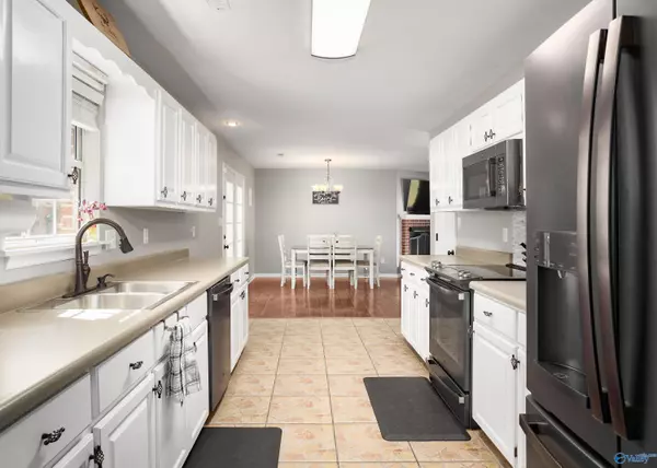 Killen, AL 35645,14 Old Brompton Lane