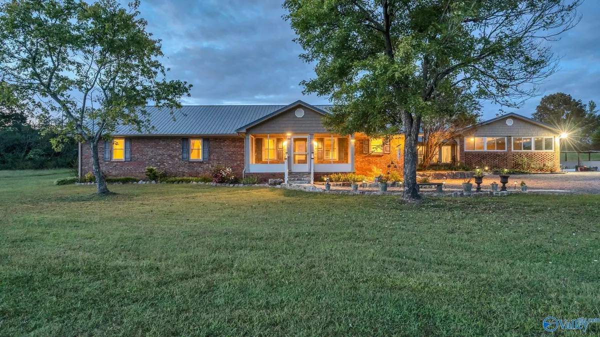 Owens Cross Roads, AL 35763,701 Cave Spring Road