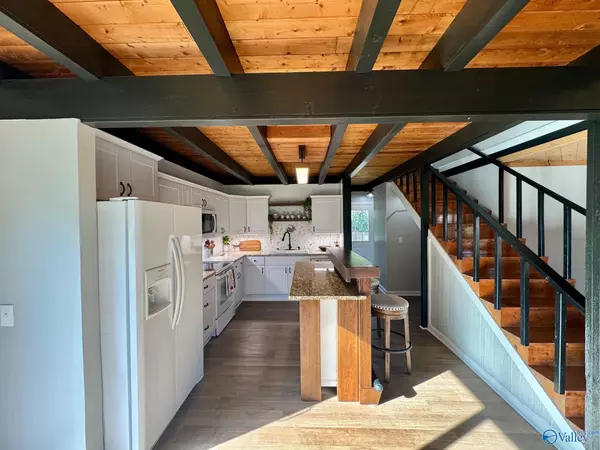 Laceys Spring, AL 35754,878 NE Fields Road