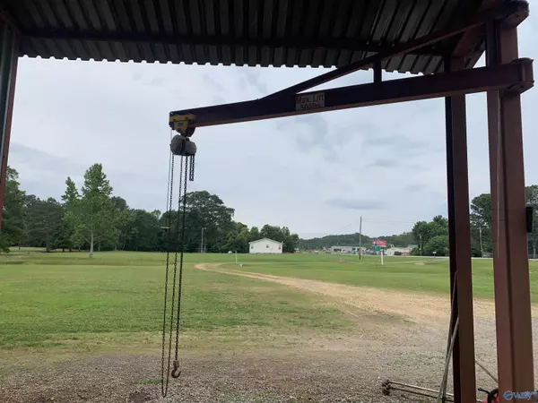 Hollywood, AL 35752,28583 Highway 72