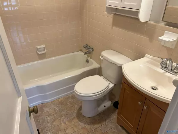 Huntsville, AL 35816,2207 Hammonds Avenue