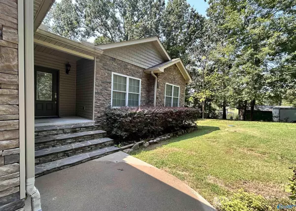 Cedar Bluff, AL 35959,113 County Road 932