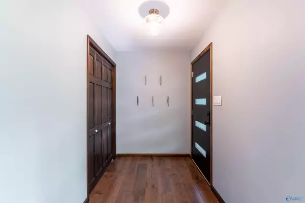 Owens Cross Roads, AL 35763,206 Newcomb Road