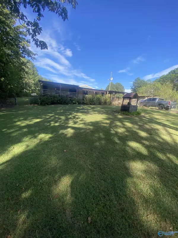 Somerville, AL 35670,383 Section Mountain Road