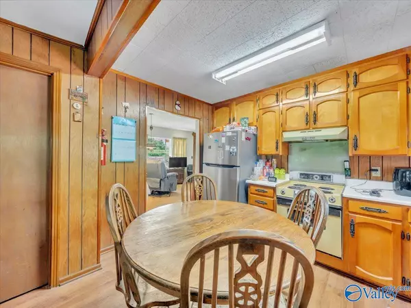 Huntsville, AL 35810,10104 Memorial Parkway North