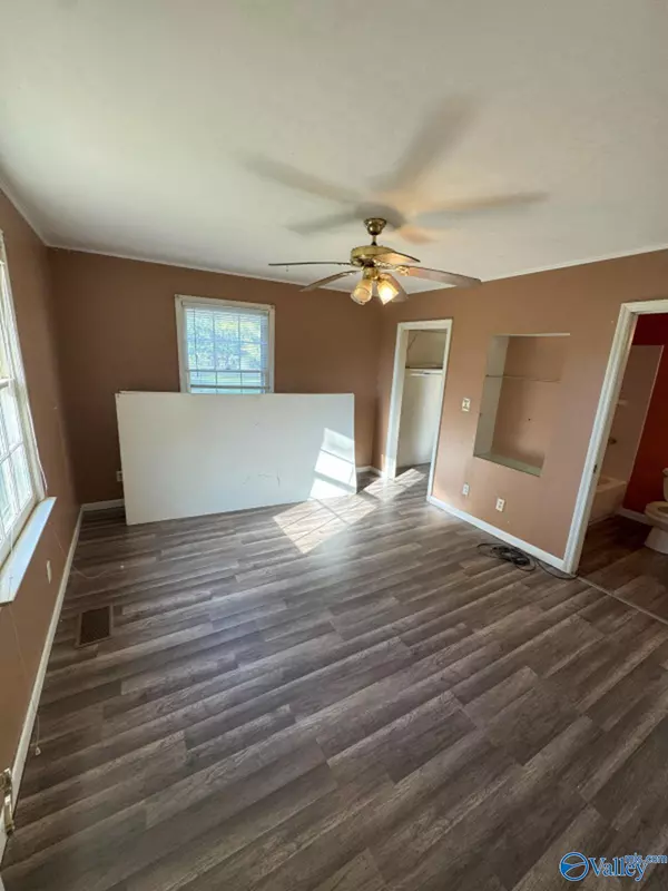 Toney, AL 35773,2732 Ready Section Road