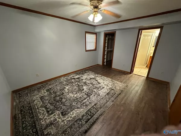 Eva, AL 35621,1604 Gum Pond Road