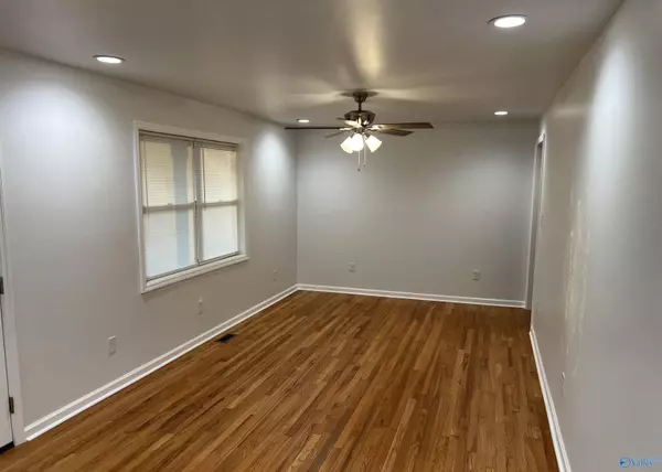 Hartselle, AL 35640,212 Nelson Street