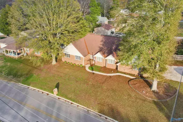 Decatur, AL 35603,1110 Way Thru The Woods SW