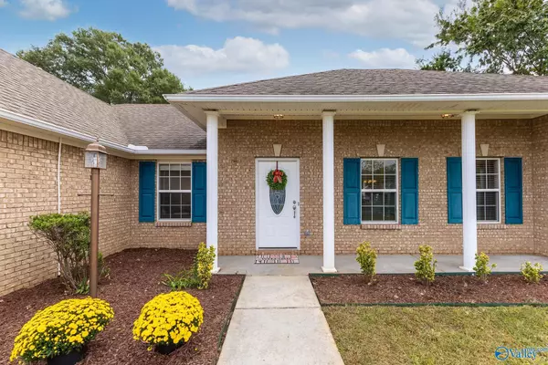 Athens, AL 35613,16658 Mulberry Lane