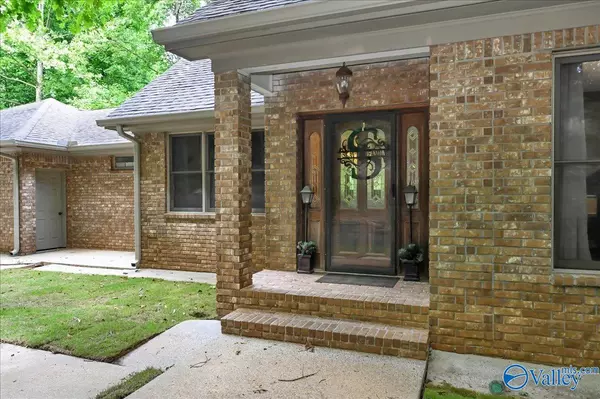 1920 Warnke Road NW, Cullman, AL 35055