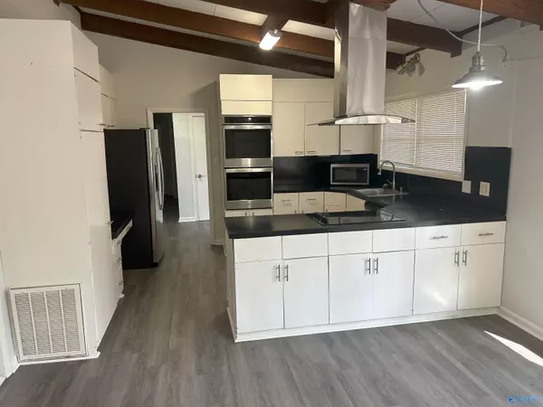 Huntsville, AL 35801,1701 Mountainbrook Drive