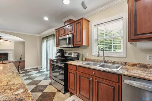 Owens Cross Roads, AL 35763,1418 Cave Spring Road