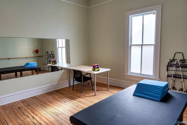 Huntsville, AL 35801,525 Fountain Row