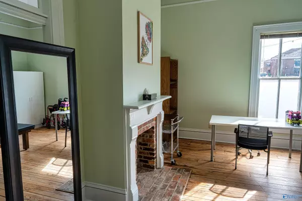 Huntsville, AL 35801,525 Fountain Row