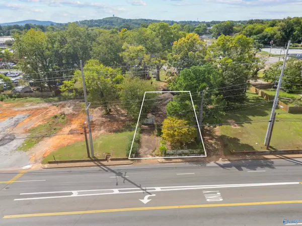 1421 Pulaski Pike NW, Huntsville, AL 35816