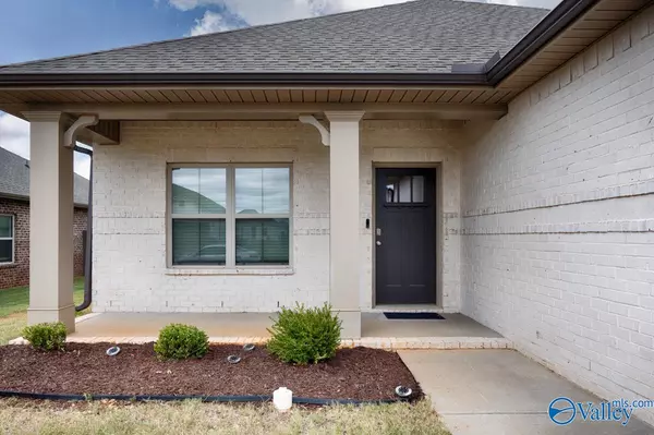 Athens, AL 35613,14855 Greenleaf Drive