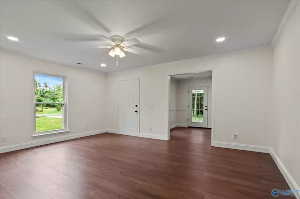 Albertville, AL 35950,517 Florence Avenue