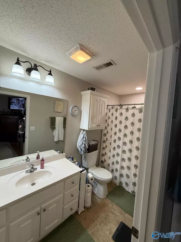 Hartselle, AL 35640,27 Perry Anders Road