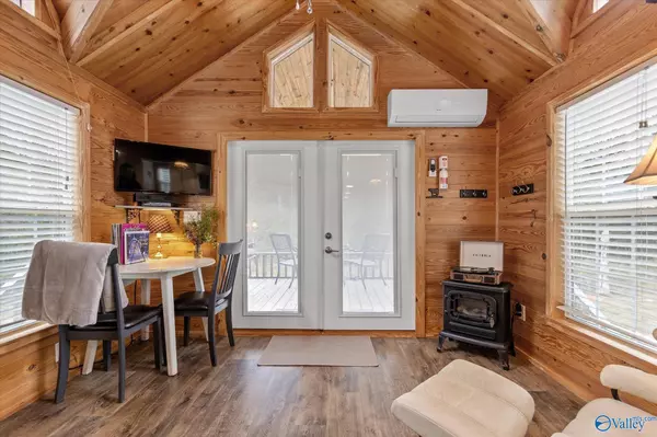 Decatur, AL 35603,206 Red Bud Lane