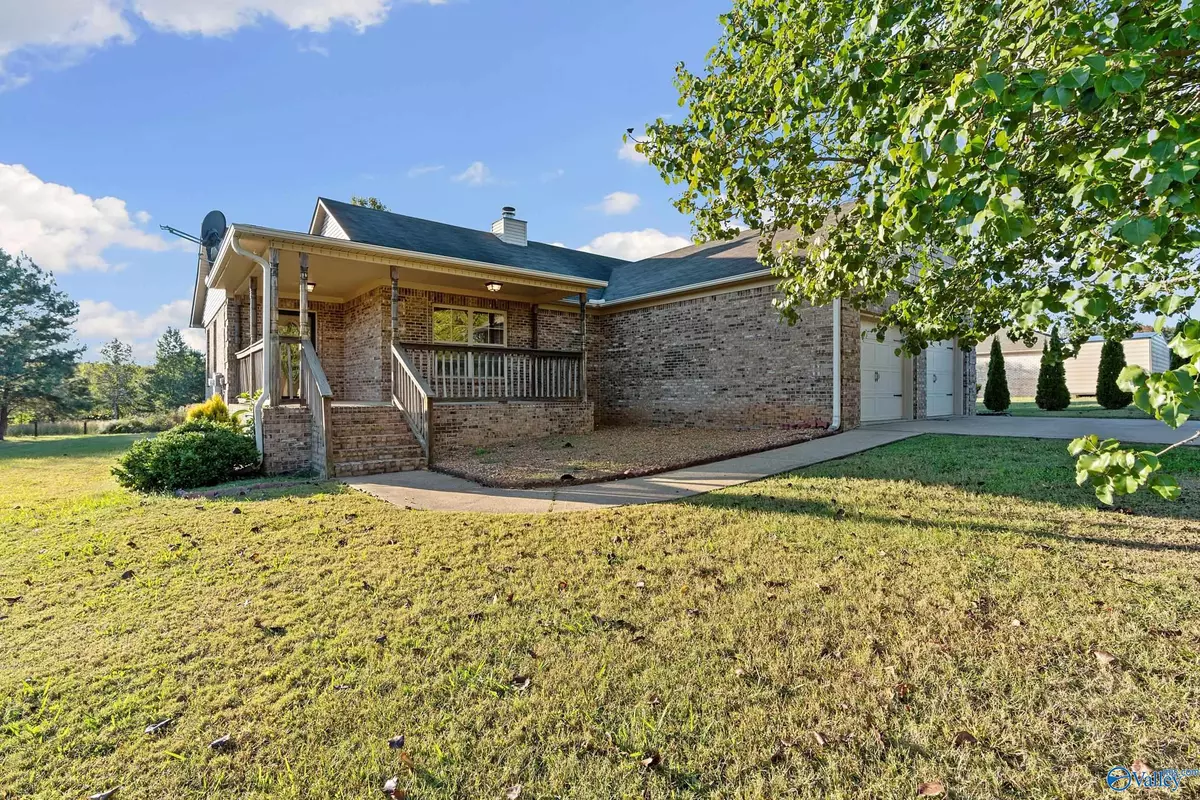 Toney, AL 35773,102 Compass Hill Circle