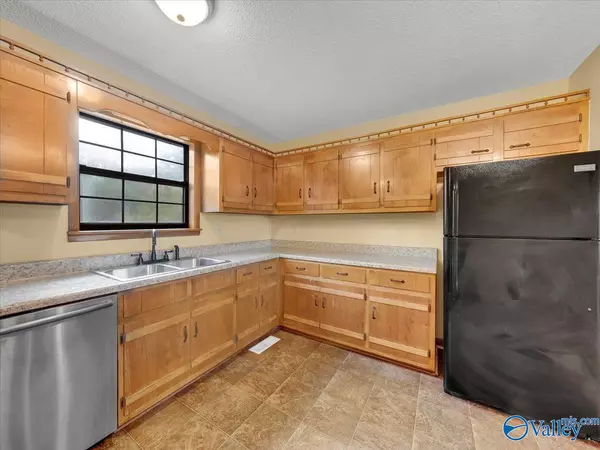 Falkville, AL 35622,321 County Road 1381