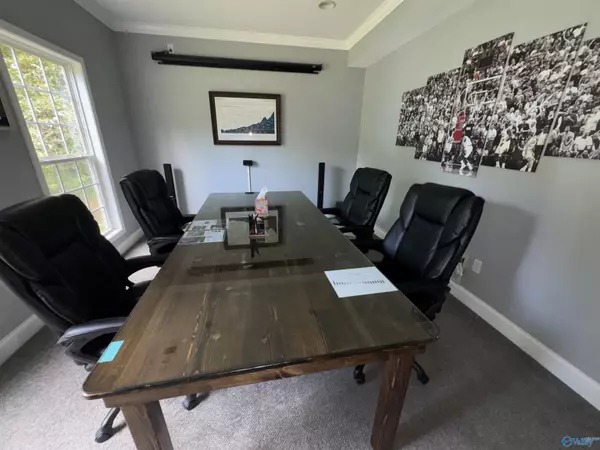 Hokes Bluff, AL 35903,4990 E US Hwy 278 E