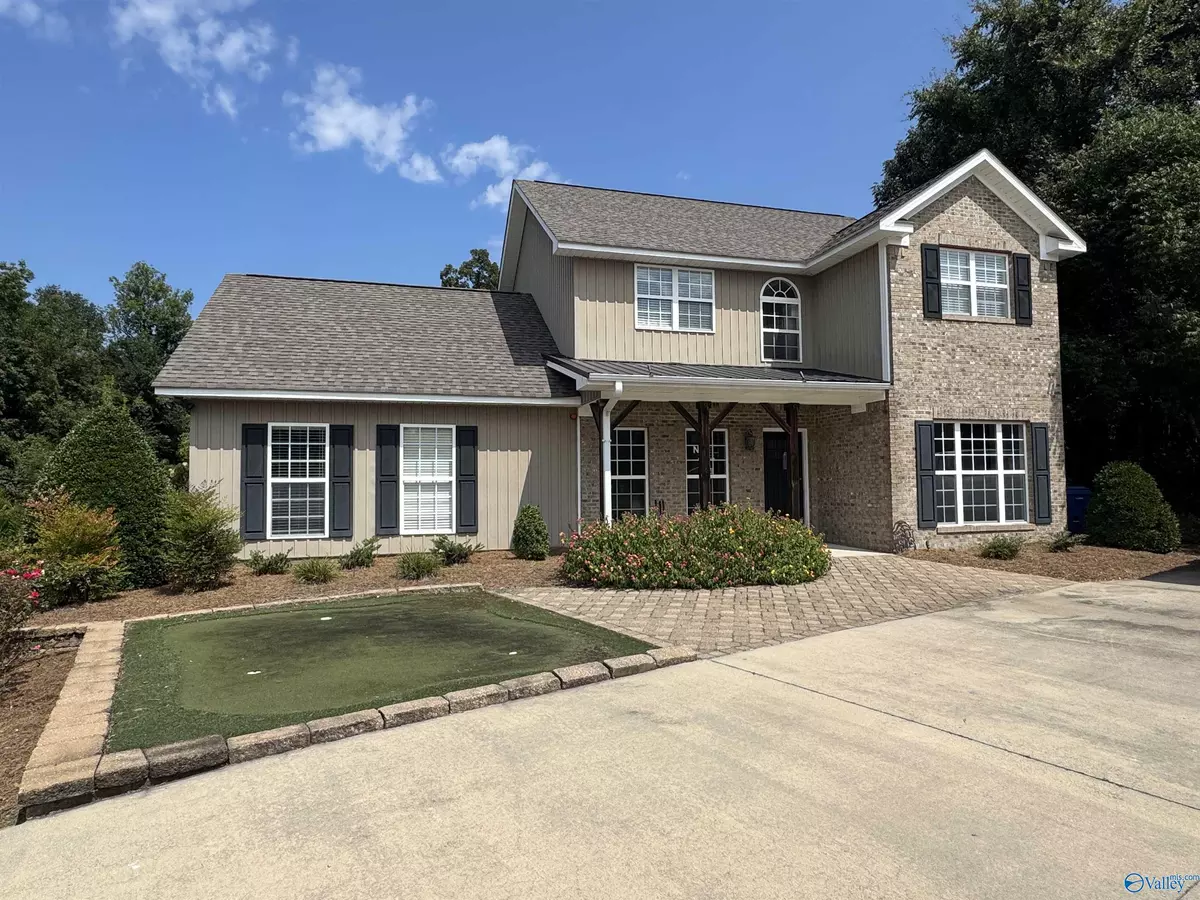 Hokes Bluff, AL 35903,4990 E US Hwy 278 E