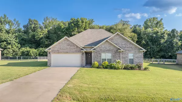 84 W Blue Heron Drive, Killen, AL 35645