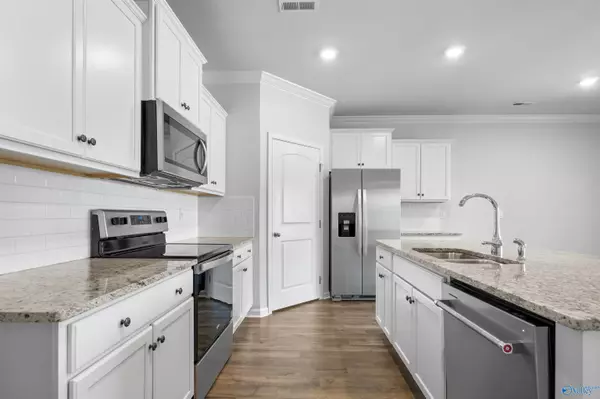 Huntsville, AL 35756,513 E River Landing Blvd