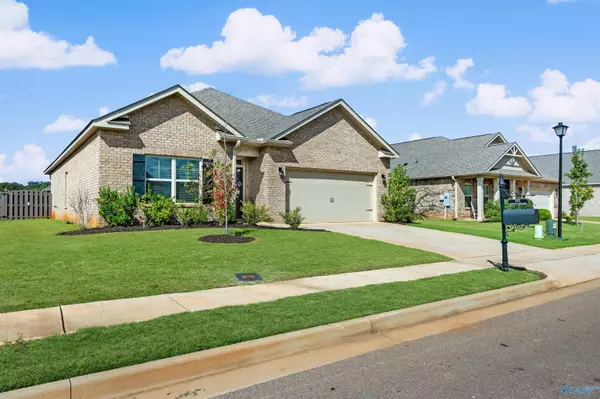 Huntsville, AL 35756,513 E River Landing Blvd