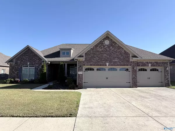 7419 Flint Crossing Circle, Owens Cross Roads, AL 35763