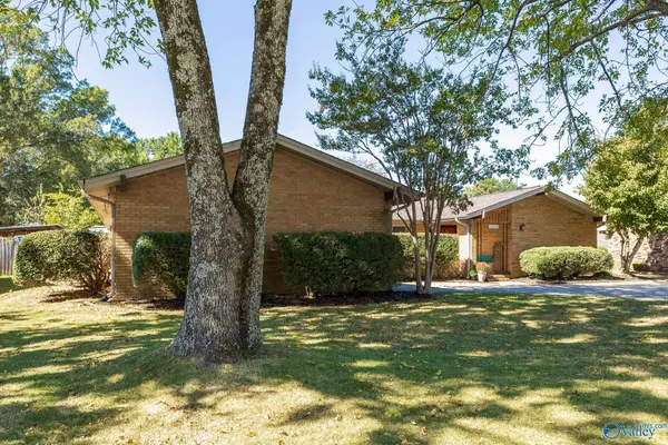 Decatur, AL 35603,1925 Dresden Drive SW