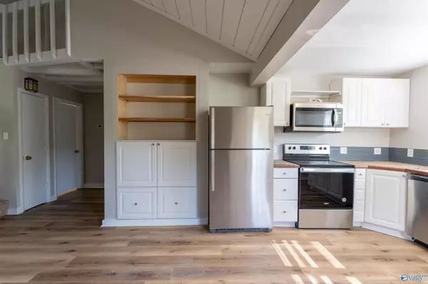 Huntsville, AL 35803,2843 Hobbs Island Road